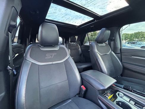 Used 2025 Ford Explorer ST image 31