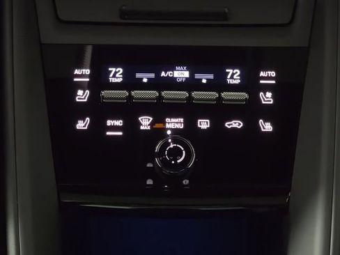 Certified 2025 Porsche Macan Electric image 23