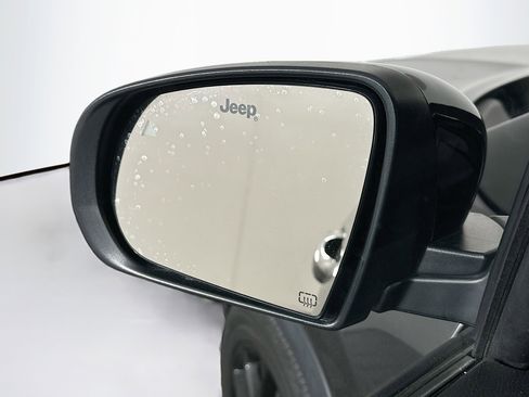 Used 2022 Jeep Compass Altitude w/ Convenience Group image 16