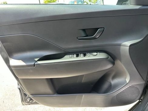 Used 2025 Hyundai Kona SEL AWD/4WD image 25