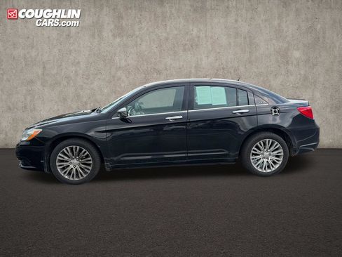 Used 2012 Chrysler 200 Limited FWD image 4