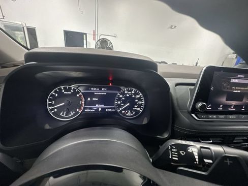 Used 2021 Nissan Rogue SV AWD/4WD image 14