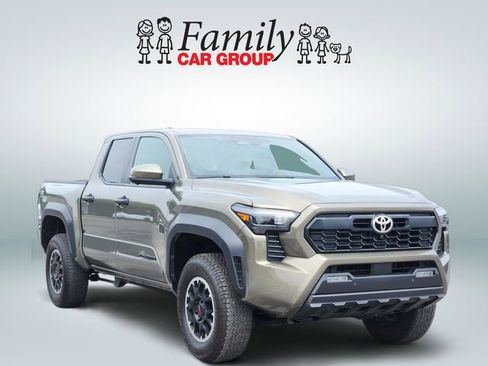 Used 2024 Toyota Tacoma TRD Off-Road w/ TRD Off Road Premium Package AWD/4WD image 2