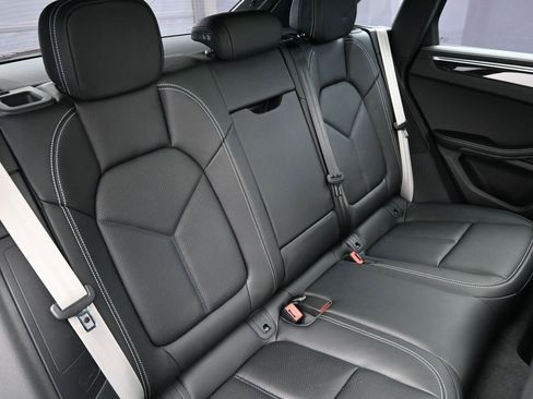 Certified 2025 Porsche Macan GTS AWD/4WD image 27