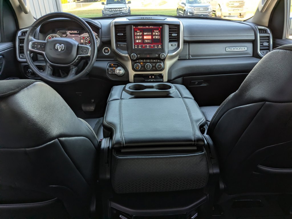Used 2019 RAM 1500 Laramie AWD/4WD image 10