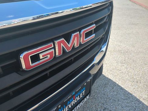Used 2024 GMC Terrain SLE AWD/4WD image 30