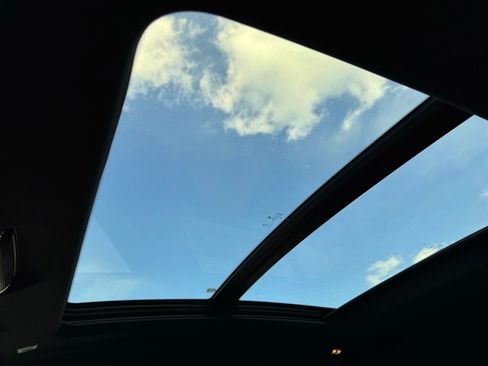 Used 2023 BMW X4 M40i image 16