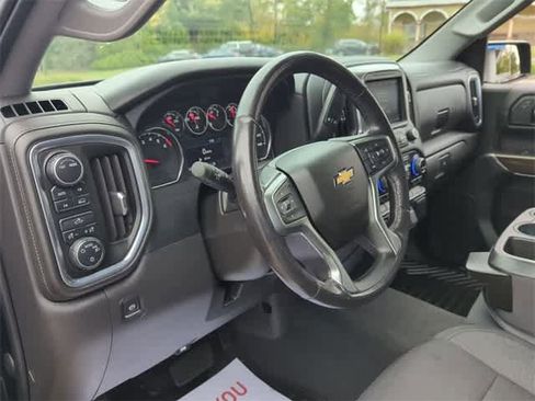Used 2022 Chevrolet Silverado 1500 LT image 10