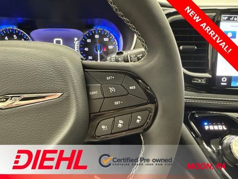 Used 2026 Chrysler Pacifica Limited w/ S Appearance Package AWD/4WD image 32