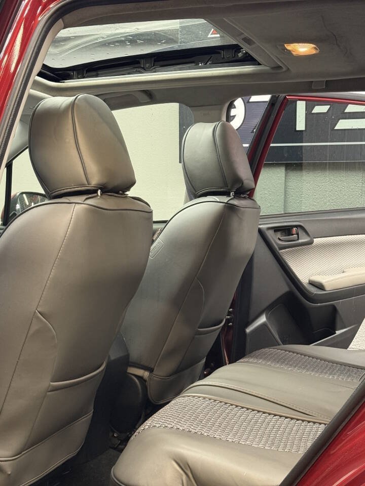 Used 2018 Subaru Forester 2.5i Premium w/ Protection Package #3 AWD/4WD image 7