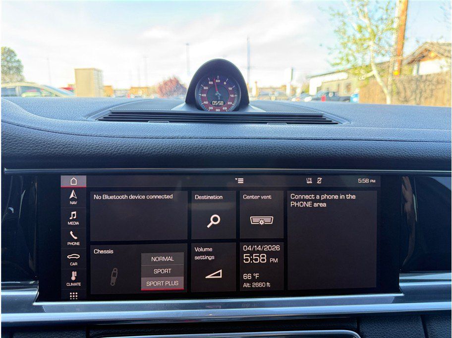 Used 2018 Porsche Panamera 4S AWD/4WD image 21