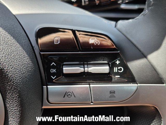 Used 2025 Hyundai Elantra Limited FWD image 22
