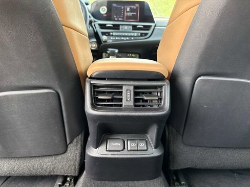 Used 2022 Lexus ES 350 w/ Premium Package FWD image 16