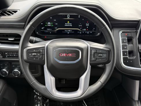 Used 2024 GMC Yukon XL SLT image 15