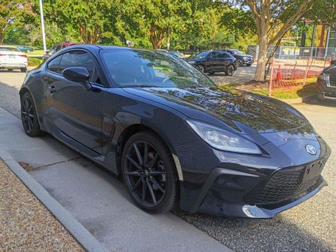 Used 2023 Toyota GR86 Premium w/ ALL Weather Mat Package (TMS) RWD image 3