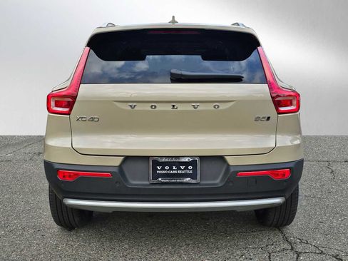 New 2025 Volvo XC40 B5 Ultra w/ Climate Package image 6