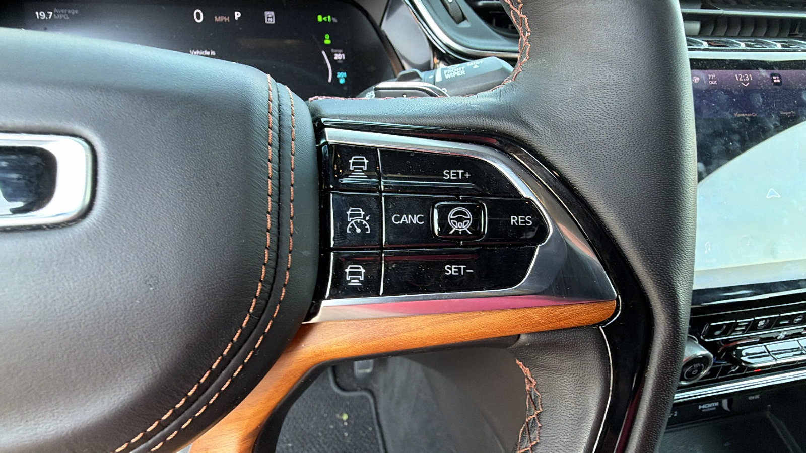 Used 2024 Jeep Grand Cherokee Summit AWD/4WD image 28