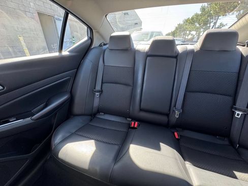 Used 2025 Nissan Altima 2.5 SR FWD image 40