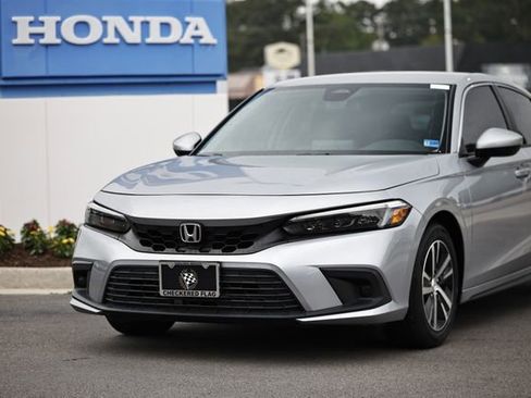 Used 2024 Honda Civic LX image 2