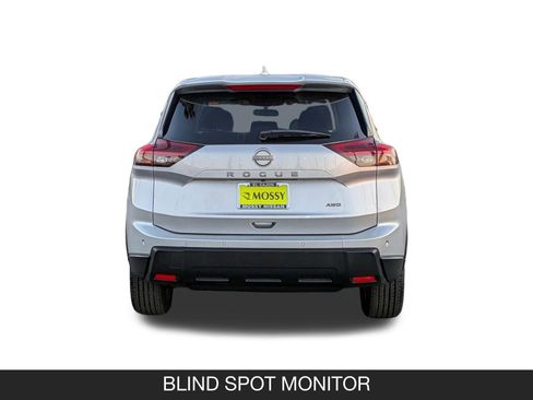 Certified 2025 Nissan Rogue SV image 9