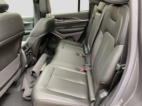 New 2026 Jeep Grand Cherokee Limited AWD/4WD image 7