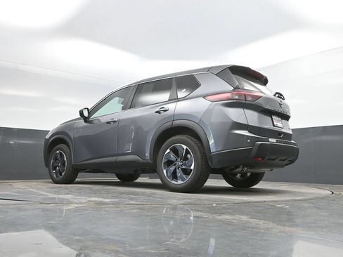 Used 2025 Nissan Rogue SV AWD/4WD image 37