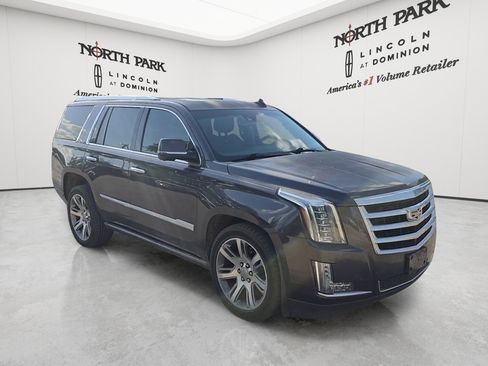 Used 2016 Cadillac Escalade Premium AWD/4WD image 7