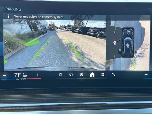 Used 2025 BMW X5 xDrive50e w/ Parking Assistance Package image 21