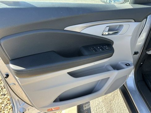 Used 2021 Honda Pilot EX image 10