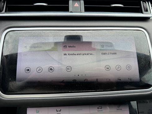 Used 2018 Land Rover Range Rover Velar R-Dynamic HSE AWD/4WD image 23