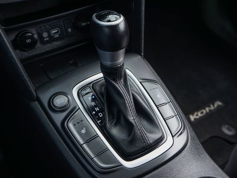 Used 2021 Hyundai Kona Limited FWD image 33