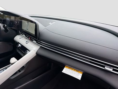 New 2026 Hyundai Elantra Limited image 31