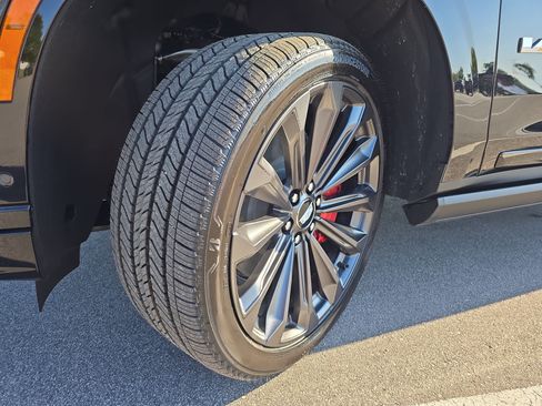Certified 2026 Cadillac Escalade V AWD/4WD image 34