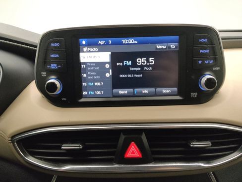 Used 2020 Hyundai Santa Fe SE image 25