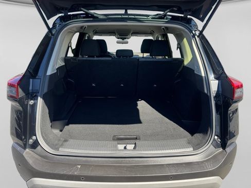 Used 2023 Nissan Rogue SV AWD/4WD image 5