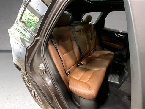 Certified 2025 Volvo XC60 T8 Plus w/ Climate Package AWD/4WD image 25