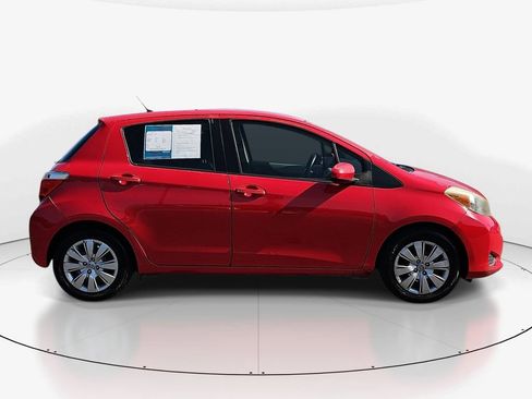 Used 2012 Toyota Yaris L image 4