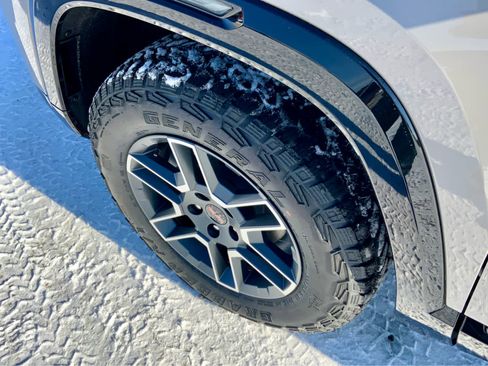 New 2026 GMC Terrain AT4 w/ LPO, Black Badging Package image 14