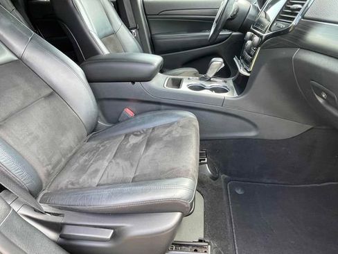 Used 2020 Jeep Grand Cherokee Altitude image 20