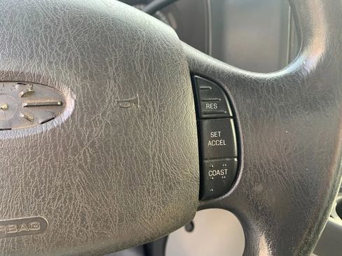 Used 2014 Ford E-350 and Econoline 350 Super Duty image 14