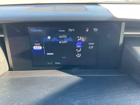 Used 2016 Lexus RC 200t w/ Premium Package RWD image 22