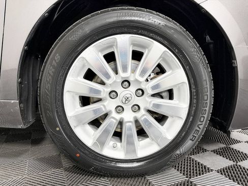 Used 2013 Toyota Sienna Limited w/ Premium Pkg AWD/4WD image 26