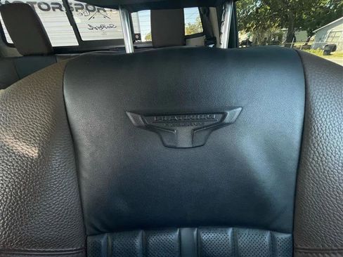 Used 2018 Nissan Titan Platinum Reserve w/ Platinum Utility Package image 15