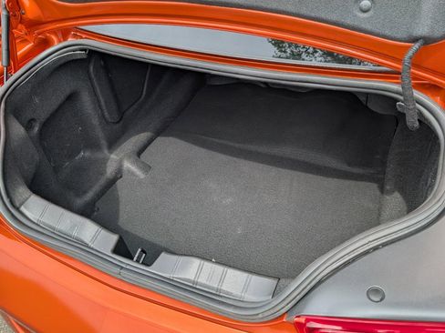 Used 2022 Chevrolet Camaro LT RWD image 8