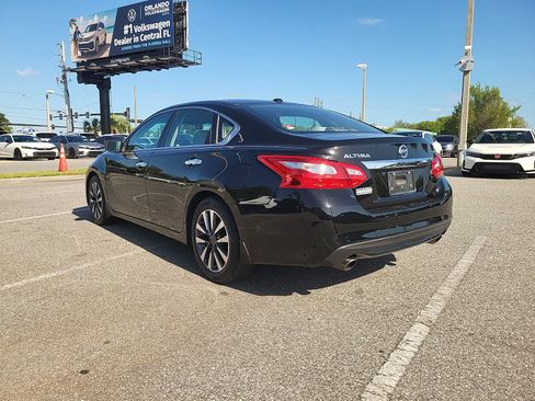 Used 2017 Nissan Altima 2.5 SV image 4