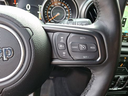 Certified 2022 Jeep Wrangler Unlimited Sport AWD/4WD image 23