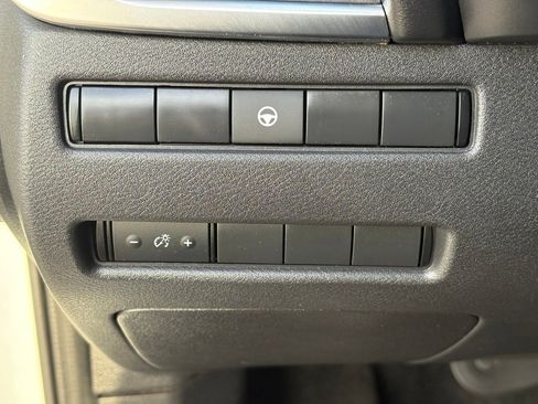 Certified 2023 Nissan Rogue SV image 26