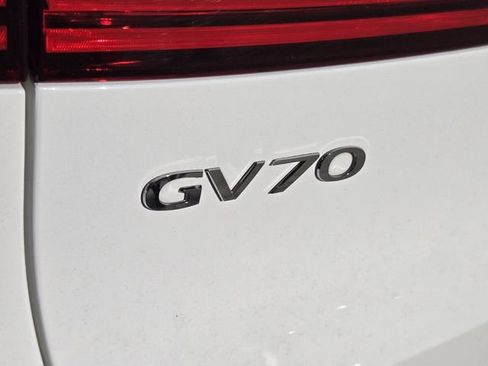 Used 2023 Genesis GV70 2.5T w/ Select Package AWD/4WD image 10