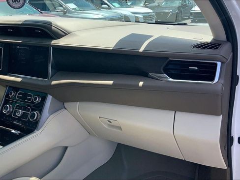 Used 2023 GMC Yukon Denali AWD/4WD image 15