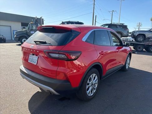 Used 2024 Ford Escape Active image 9